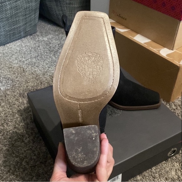 Vince Camuto Ackella Booties - Picture 4 of 7